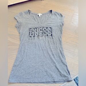 Guess gray leopard print tshirt